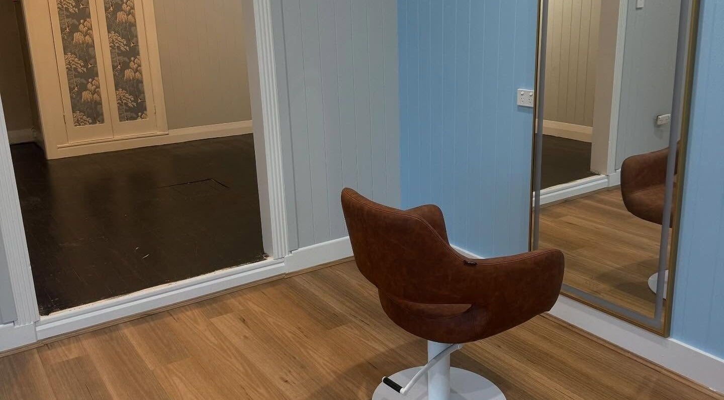 Modern styling chair and mirror at Simone West Hair Makeup in Landsborough, Queensland, AU.