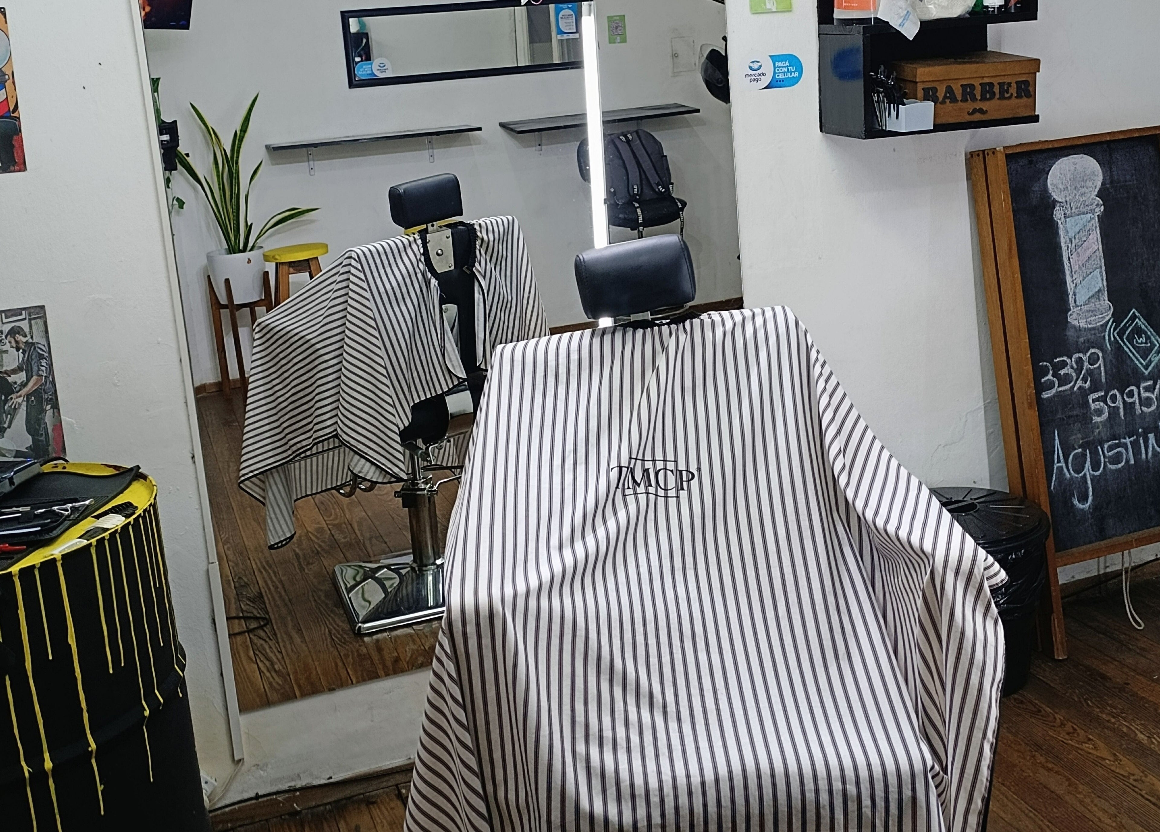 Silla de barbero en Picu Barbería, San Nicolás De Los Arroyos, Provincia De Buenos Aires, AR.