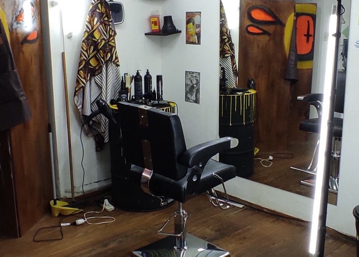 Interior moderno de Picu Barbería en San Nicolás De Los Arroyos, Provincia De Buenos Aires, AR.