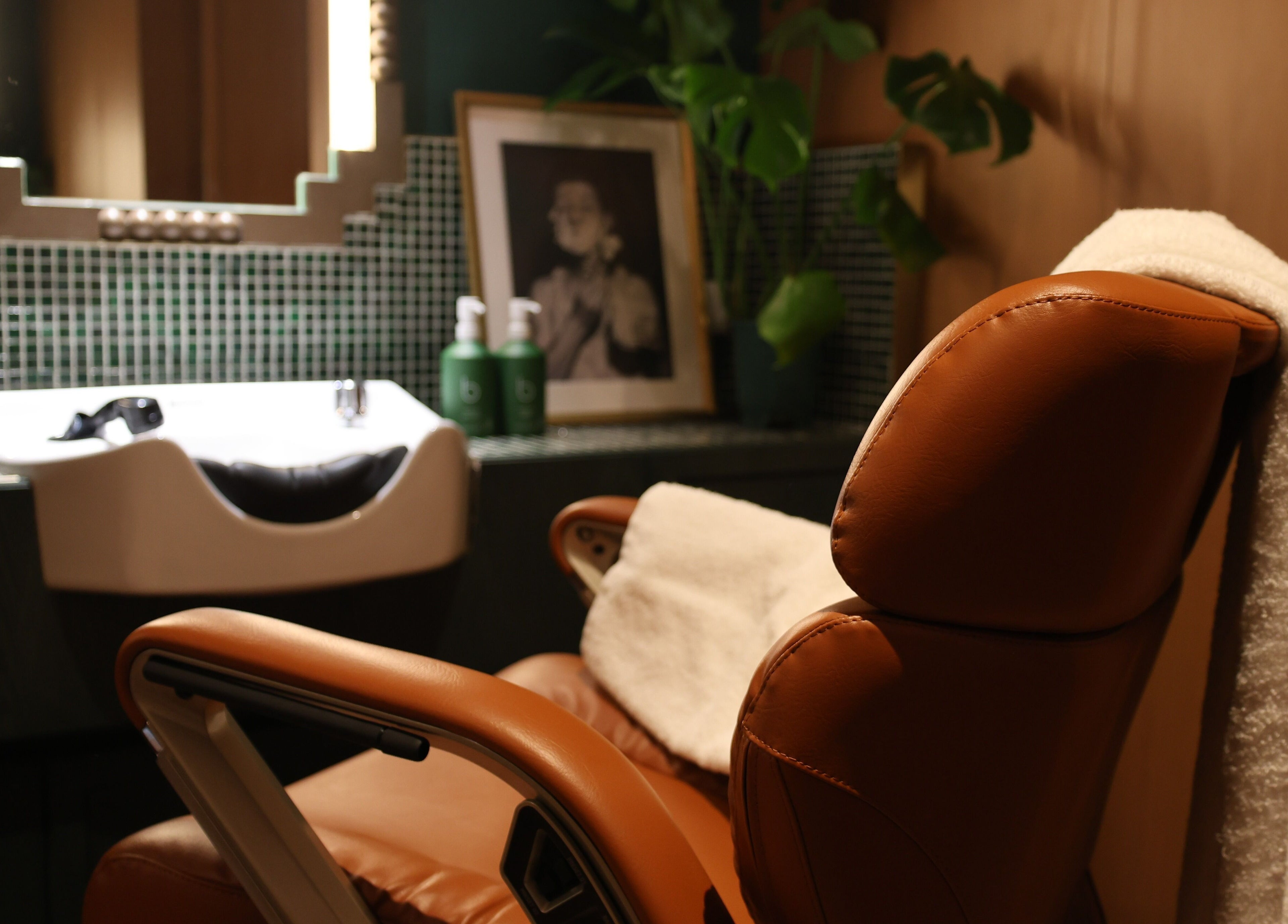 Luxurious spa chair in Lost/Found Spa on Hong Kong Island, HK, offering a relaxing beauty experience.
