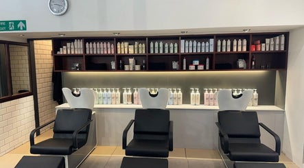 Mahogany Hairdressing - Little Clarendon Street image 3