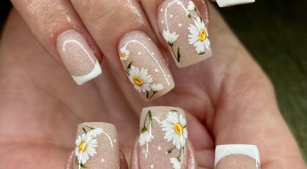 Elegant floral nail art by Aesthetics by Kaylee in Mashishing, Mpumalanga, ZA. Stunning designs for chic appearances.