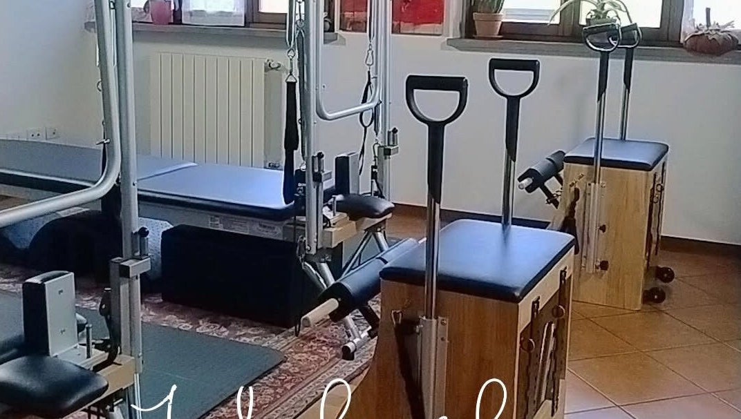 Attrezzature pilates moderne presso Studio_pilates M&S a Filago, Lombardia, IT, per il benessere completo.