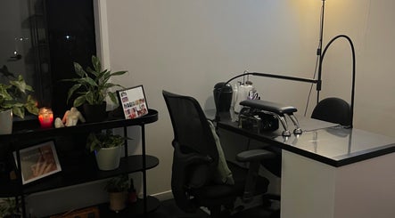 Cozy nail station at Nevar Beauty, Richlands, Queensland, AU with plants and ambient lighting.