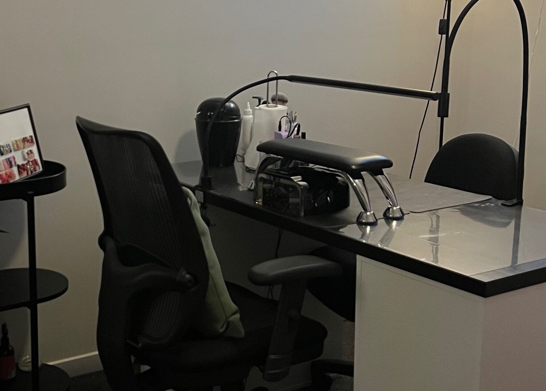 Nevar Beauty in Richlands, Queensland, AU offers a tranquil nail station for premium manicure services.