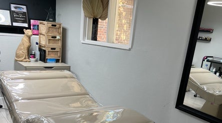 The Luxe Clinic image 2