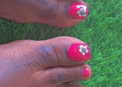 Beautiful floral pedi at Sassy Tips by Sab, Spanish Town, St. Catherine Parish, JM.