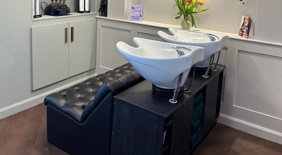 Luxury hair wash station at Lisa Neilson @ Hair Academy in Middlesbrough, England, GB.