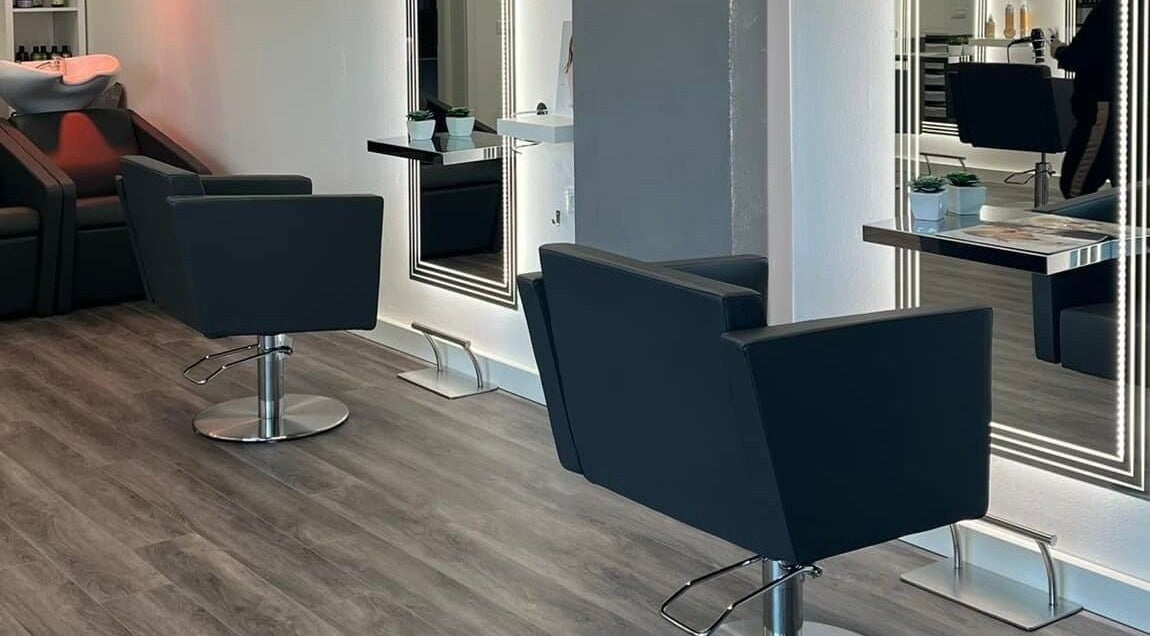 Interni moderni e raffinati di FS Parrucchieri di Ferraro Fabiana a Renazzo, Emilia-romagna, IT.