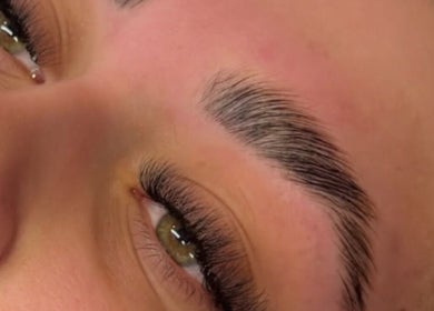 Close-up of expertly groomed eyebrows at Aesthetics&Beauty ByMollyLou in Oldham, England, GB.