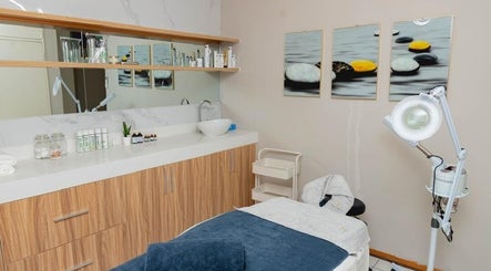 Brows & Beauty by LalaG, bilde 2