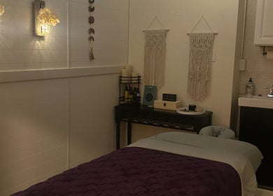 Peaceful therapy room at Soul Craft Coaching & Wellness in Lapeer, Michigan, US with calming decor and soft lighting.