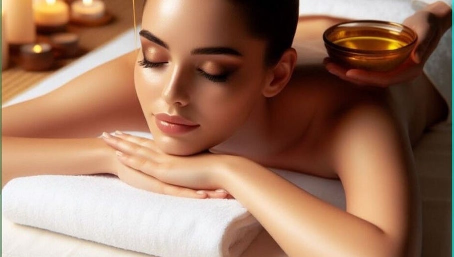 ZOYA B2B  WITH HAPPYENDING SPA, bilde 1