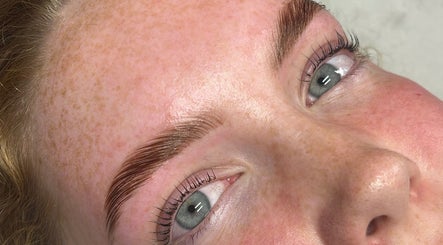 El-evationcosmetics image 2