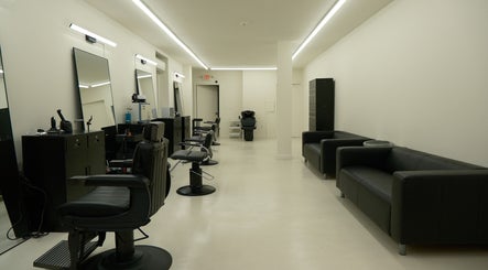 Εικόνα Greyscale Hair Studio 3