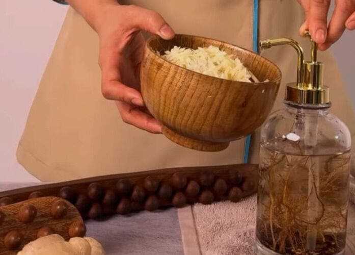 SYS Beauty Lounge in Dubai, Dubai, AE offers a serene wellness ritual with natural treatments.