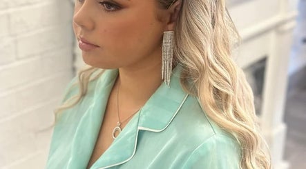 Hình ảnh 3 của Avalon Styles