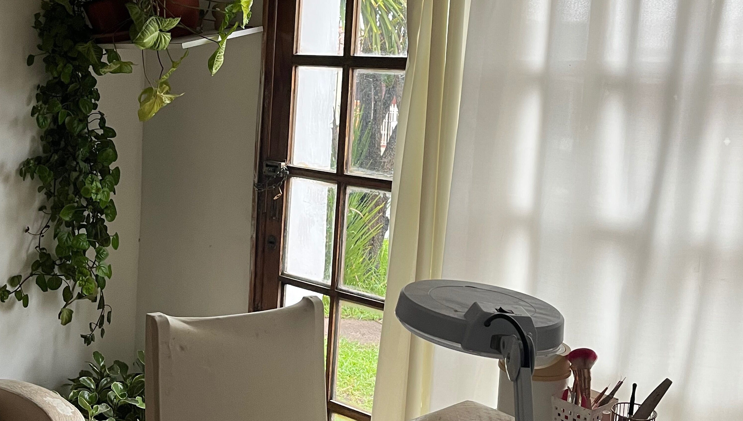 Espacio acogedor en Sol skinails, Maldonado, Departamento De Maldonado, UY con plantas y luz natural.