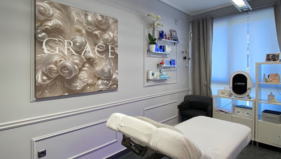 GRACE body&face image 1