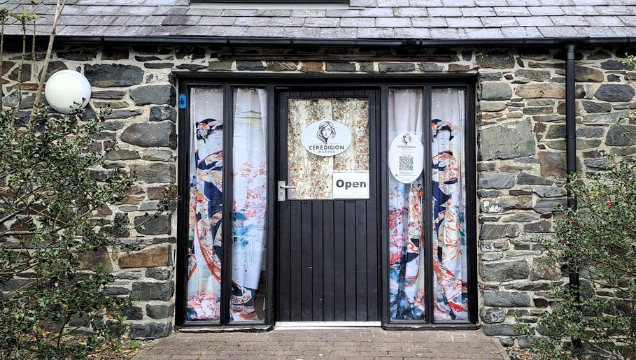 Ceredigion Waxing image 1
