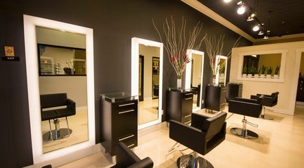 Lyna's Beauty Salon, bild 3