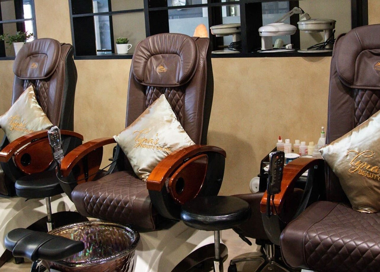 Luxurious spa chairs at Lyna's Beauty Salon in Menlo Park, California, US for a relaxing experience.