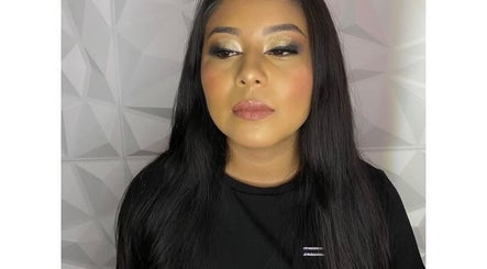 Danna Makeup & Lash Studio image 2