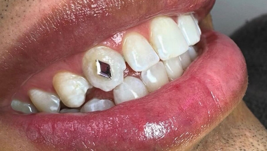 Laboratorio Dental Aral image 1