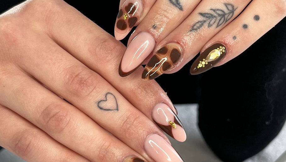 Nailslb7 image 1