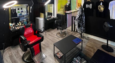 6ix7even6ix Barber