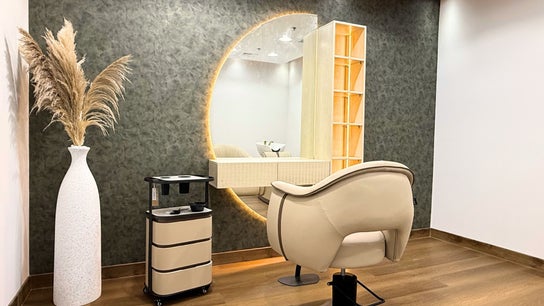 Luca Piattelli Hair Fixing Center