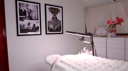 Herhausofbeauty