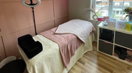 Emily Louise Nails & Beauty, bilde 2