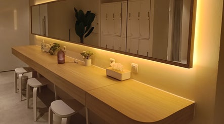 Elegant dressing area with warm lighting at Haru Fit Tokyo, Jakarta Selatan, DKI Jakarta, ID.