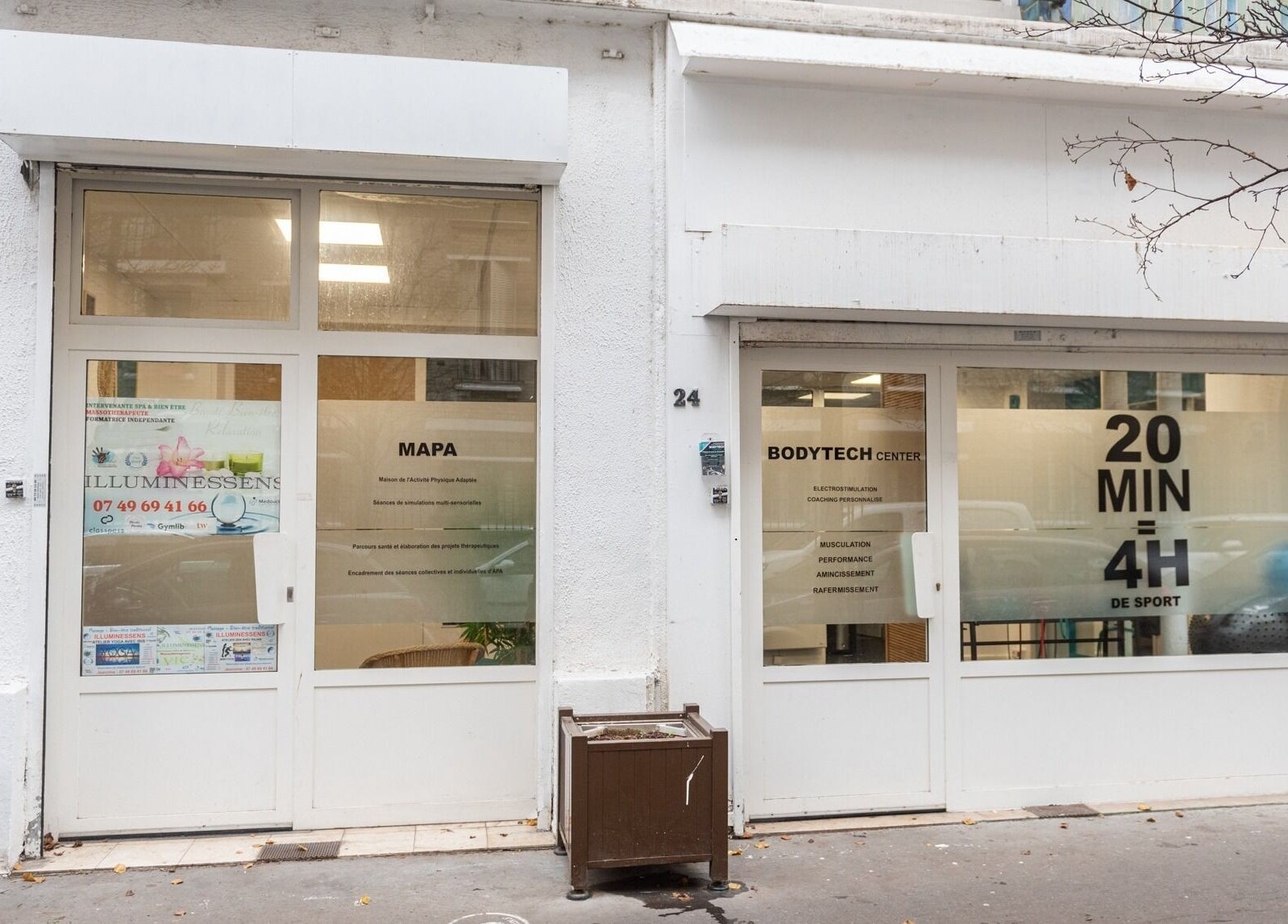 Entrée d'ILLUMINESSENS BEAUGRENELLE, Paris, Île-de-France, FR, offrant bien-être et relaxation.