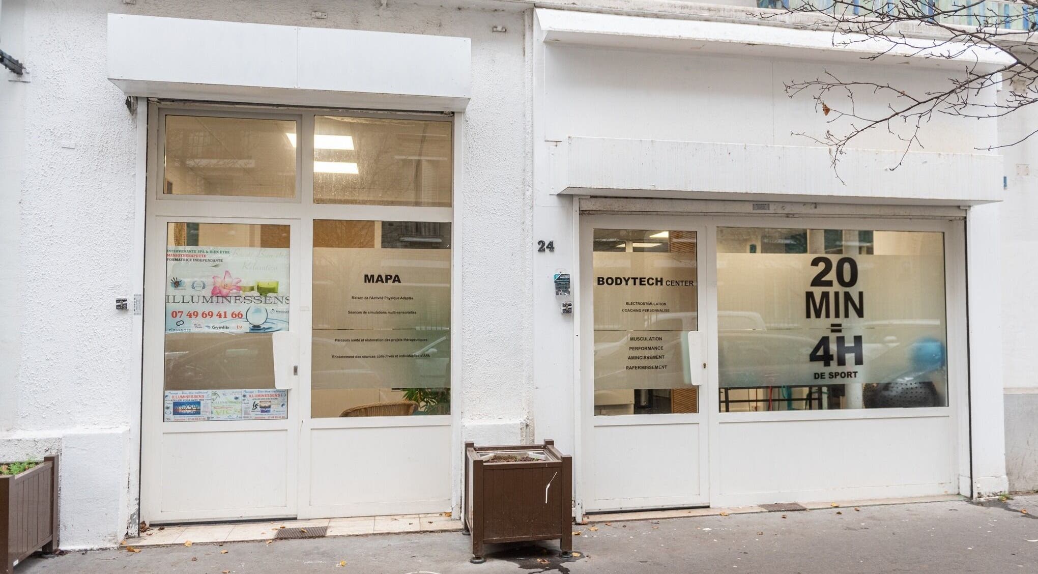 Entrée d'ILLUMINESSENS BEAUGRENELLE, Paris, Île-de-France, FR, offrant bien-être et relaxation.