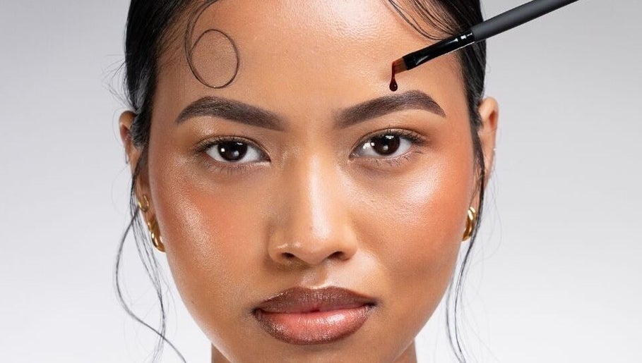 Jo HD Brow Stylist image 1