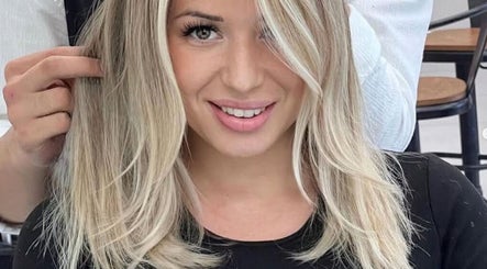 Blond İstanbul image 2