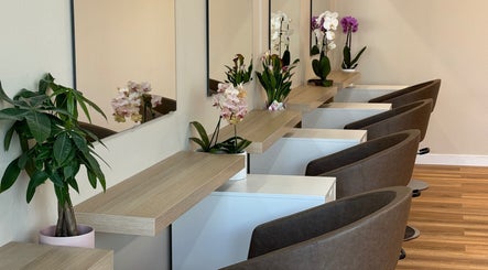 Brews & Blondes Studio de Coiffure Inc., bilde 3