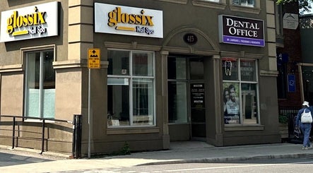 Glossix - SPADINA & Bloor