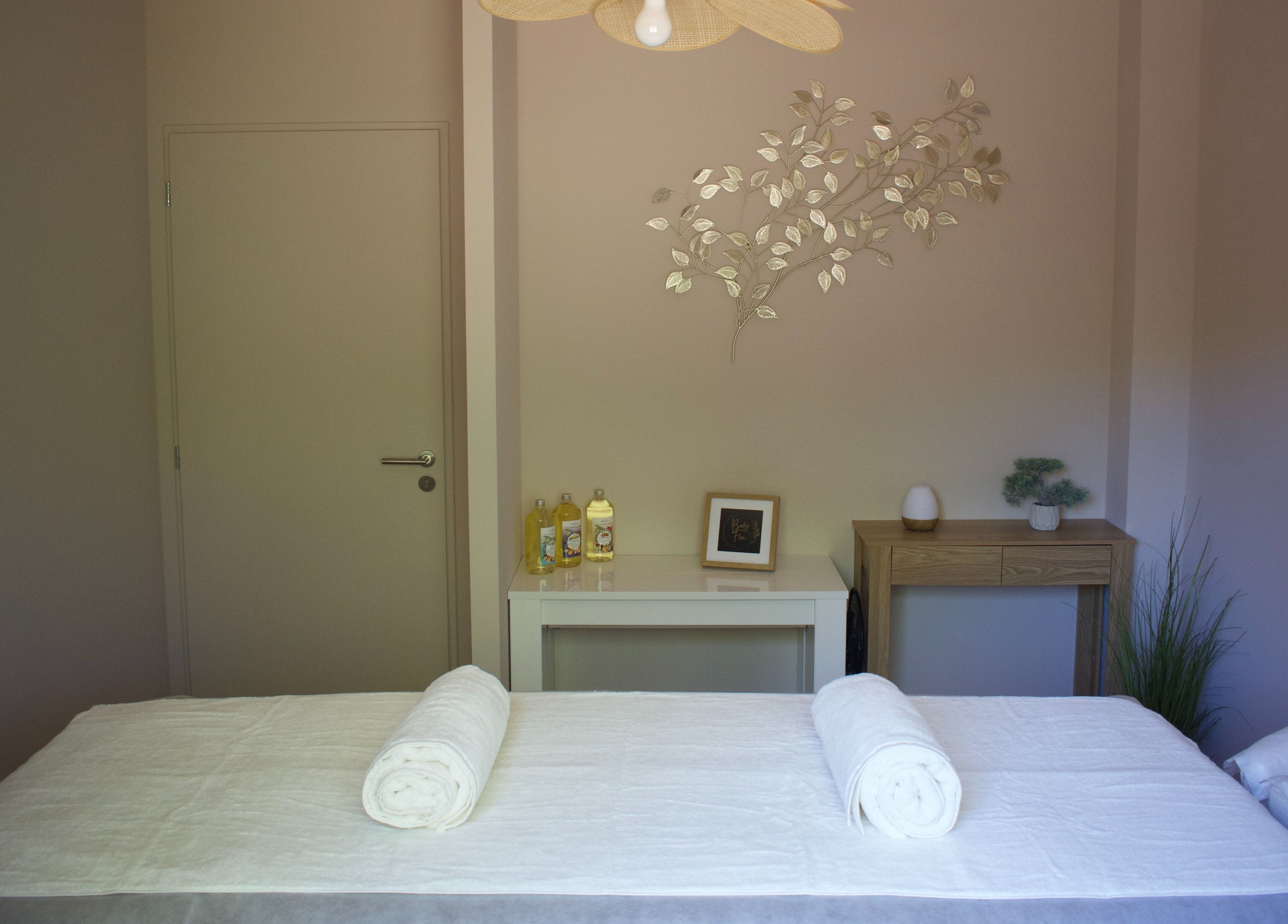 Salle de massage apaisante à Body Flow - Massage Tarn, Cabanès, Occitanie, FR.