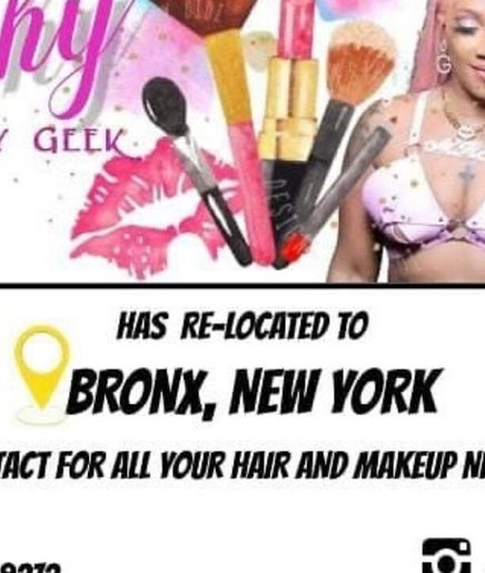 Shy Beauty Geek image 2