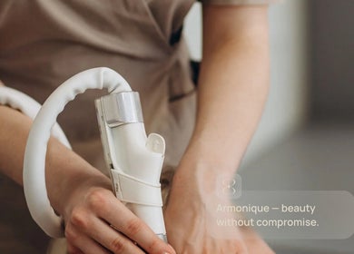 Advanced beauty treatment at Aesthetic Shape, Koh Phangan, TH, featuring modern aesthetic equipment.