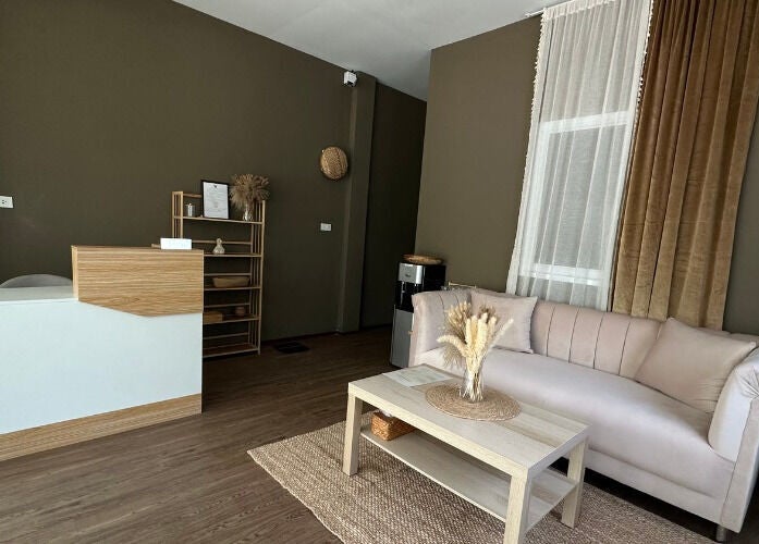 Stylish lounge at Armonique | Body Contouring & Anti-Cellulite Studio, Chang Wat Surat Thani, TH.