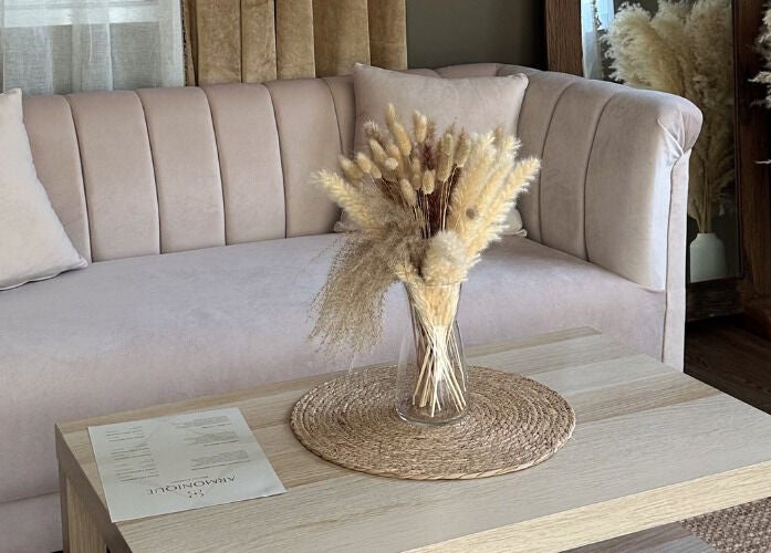 Elegant lounge area at Armonique | Body Contouring & Anti-Cellulite Studio in Chang Wat Surat Thani, TH.