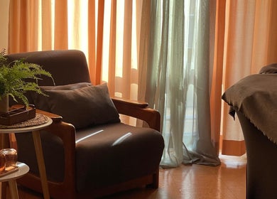 Sala de relaxamento no Rosalusa • Massagem e Bem-estar, Costa Da Caparica, Setúbal, PT.