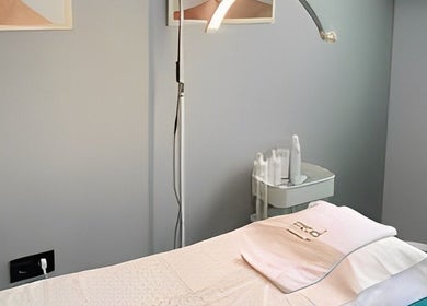 Relaxing treatment room at Skin Therapy Spa - Denia, located in Denia, Alicante, ES, offering calming spa services.
