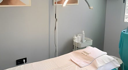 Relaxing treatment room at Skin Therapy Spa - Denia, located in Denia, Alicante, ES, offering calming spa services.