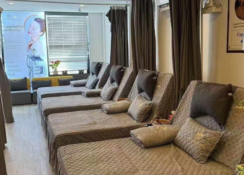Comfortable lounge chairs at TOP-CLASS SPA in New York, New York, US, promise a relaxing experience.