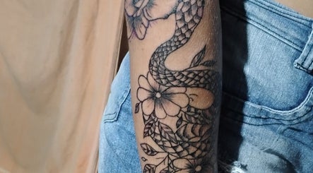 m e j studio tattoo image 3